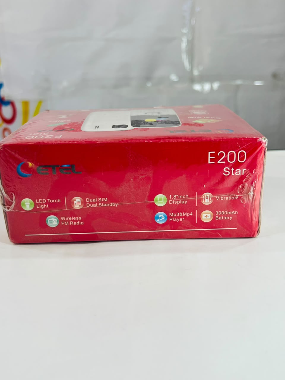 ETEL E200 Star Keypad Mobile Phone with Stylish White Finish and Easy-to-Use Design
