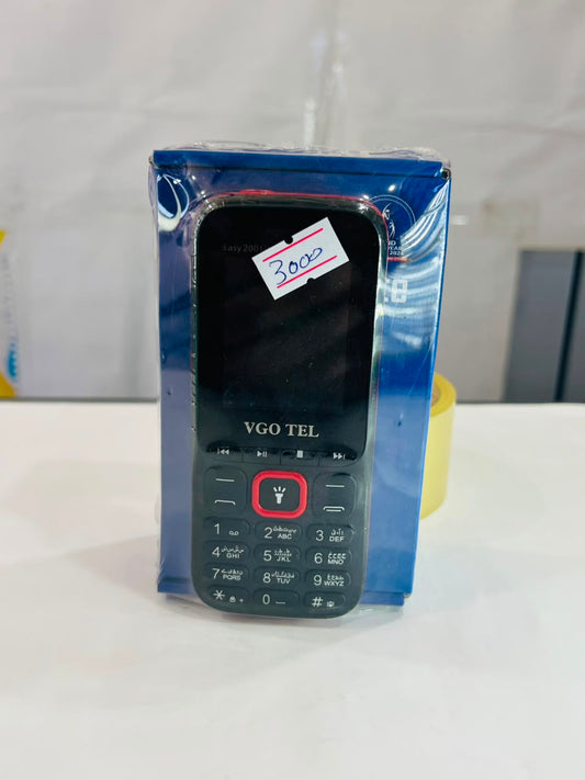 Classic Keypad Mobile Phone with Compact Design and Easy-to-Use Buttons
